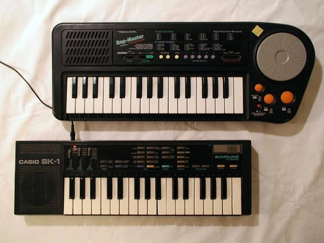 Sytezator Casio