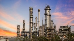 ropa wystrzeliła po atakach na iran. cena baryłki przekroczyła 113 dolarów