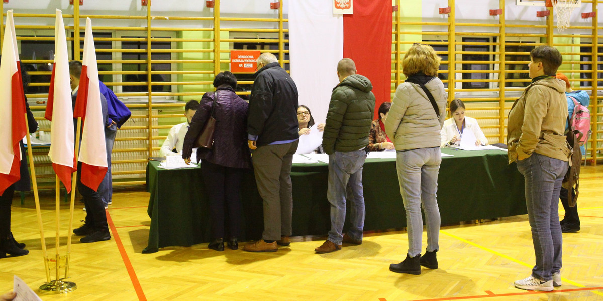 Kadencja samorządowców może być wyjątkowo długa i potrwać sześć lat. 