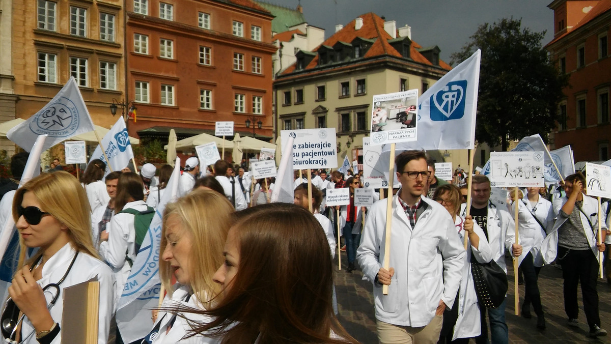 Ponad 320 lekarzy wypowiedziało w województwie świętokrzyskim klauzule opt-out. Tym samym nie zgadzają się oni na pracę powyżej 48 godzin tygodniowo. Póki co, w żadnym szpitalu w naszym regionie nie ma większych trudności dla pacjentów.