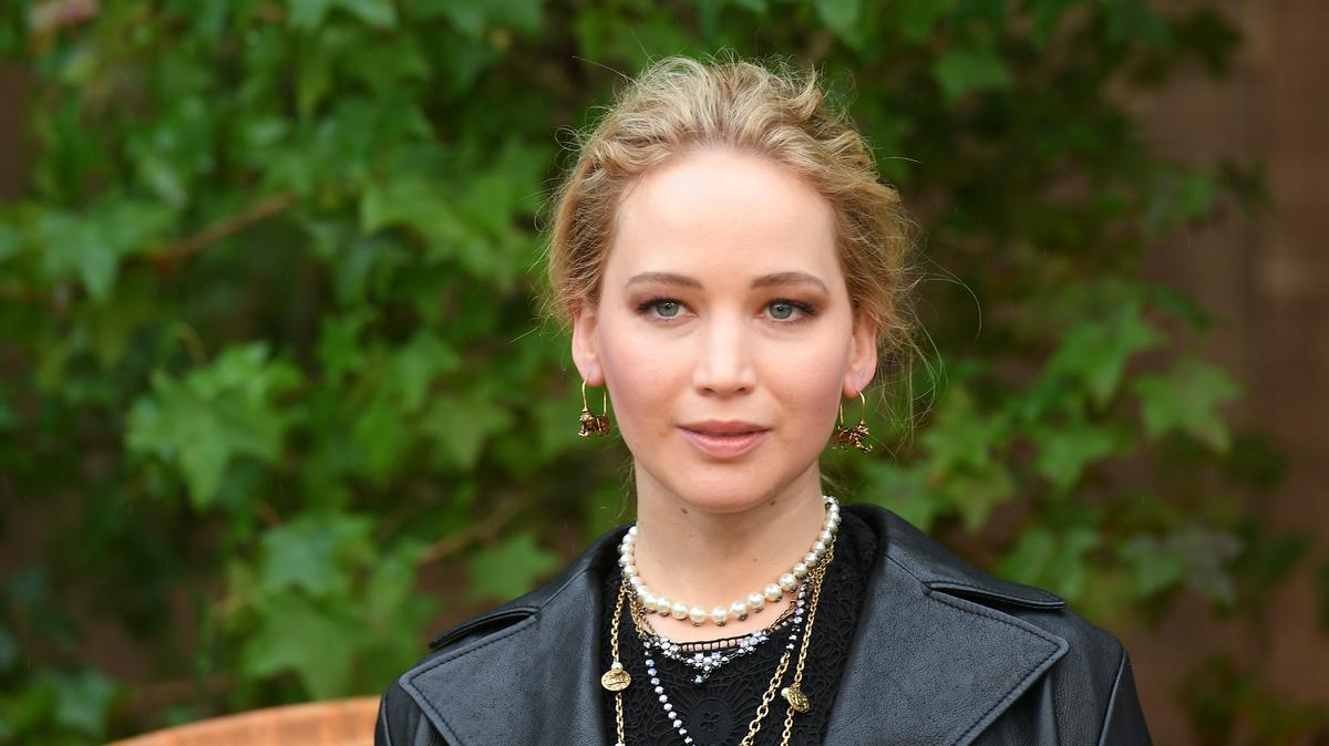 Leesik az állunk, milyen különleges nevet adott Jennifer Lawrence a kisfiának