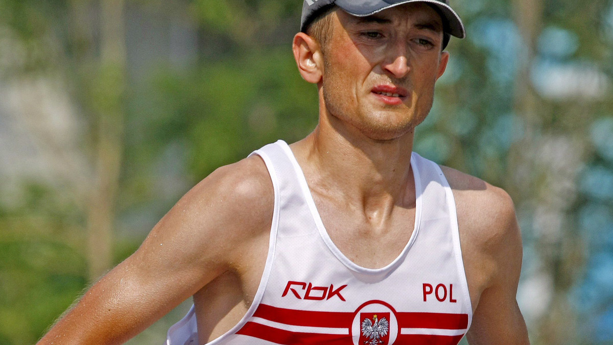 Henryk Szost (WKS Grunwald Poznań) zajął w niedzielę czwarte miejsce w 27. maratonie wiedeńskim. Polak pokonał trasę w czasie 2:10.27. Adam Draczyński (Oleśniczanka) był piąty - 2:10.49. Triumfował Kenijczyk Henry Sugut - 2:08.40