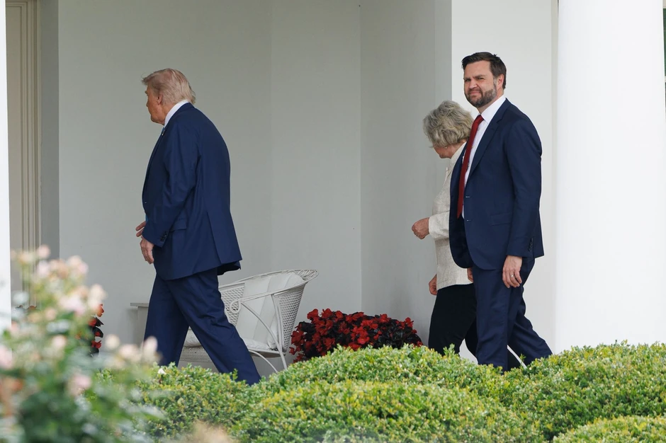 Donald Tramp, Džej Di Vens i Suzi Vajls u Beloj kući 6. juna