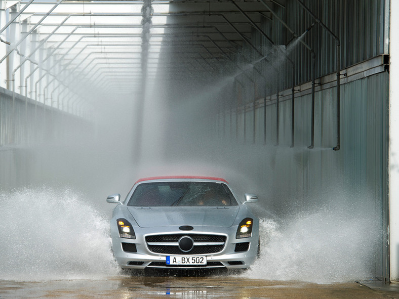 Zbliża się Mercedes SLS AMG w wersji Roadster