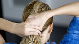Zbyt częste mycie włosów może im szkodzić