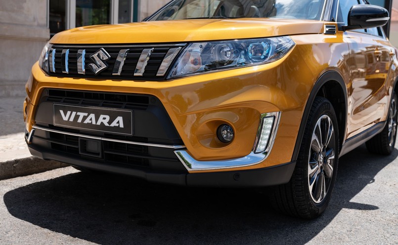 Suzuki Vitara w nowej odsłonie. Dopłata za lakier metaliczny – 2290 zł, za lakier metaliczny (nadwozie dwukolorowe) – 3290 zł