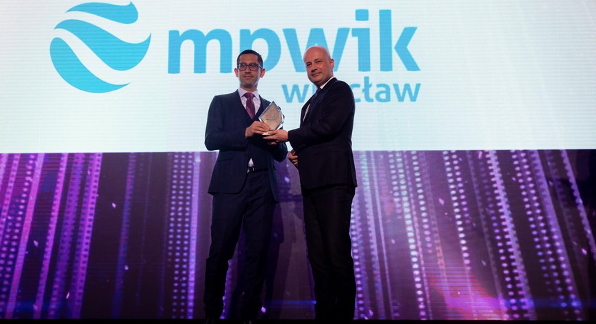 Piotr Słomianny odbiera nagrodę Best Digital Transformation