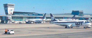 Odwołane i opóźnione loty także w Polsce.  Jednak nie grozi nam paraliż jak na lotniskach Europy Zachodniej