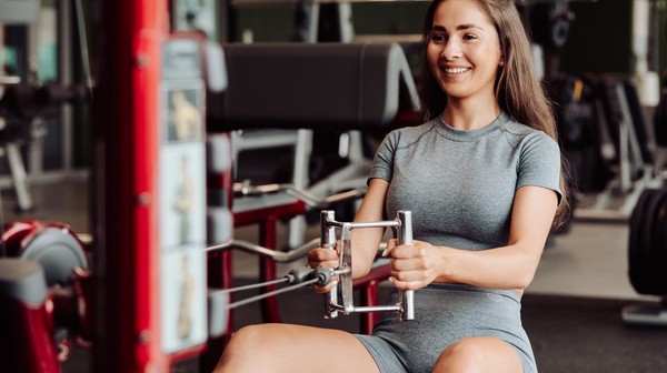 Strefa fitness to jedno z ulubionych miejsc spotkań studentów. Tu każdy znajdzie coś dla siebie. 