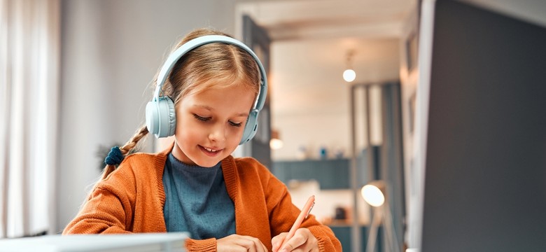 Wrzutka do specustawy. Tak powódź zmyje Laptop dla ucznia