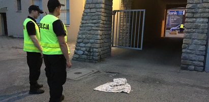 Groza w Opolu. 2-latek wypadł z okna na beton!