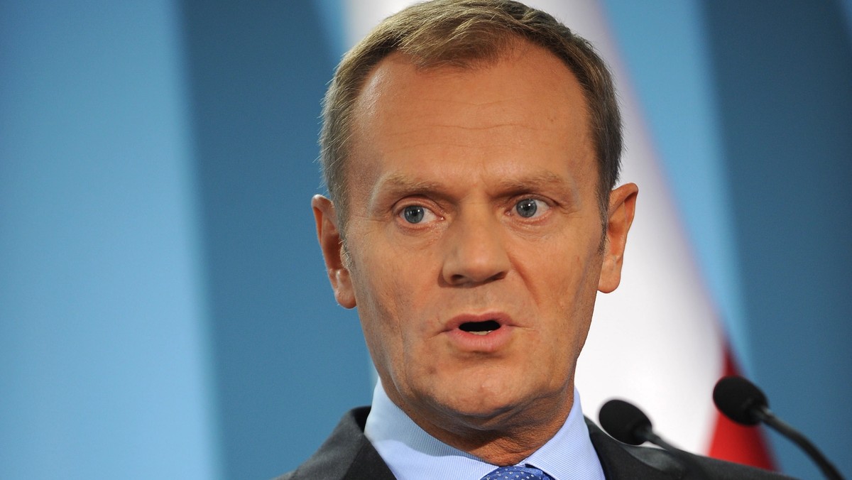 Premier Donald Tusk ostrzegał dzisiaj, że w UE nie ma już miejsca i czasu na prestiżowe przepychanki w sprawie pomocy dla Grecji. Dodał, że będzie przekonywał partnerów w Europie, aby wspólnie szukać rozwiązań dla strefy euro.