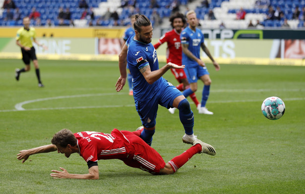 Ermin Bicakcic i Thomas Mueller