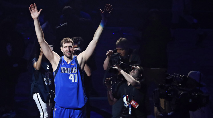 Dirk Nowitzki 21 év után visszavonul az NBA-től / Fotó: MTI EPA Larry W. Smith