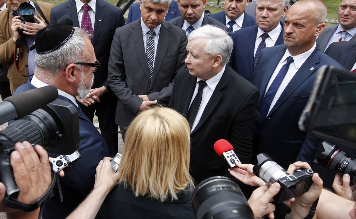 Prezes PiS Jarosław Kaczyński i wiceprzewodniczący Gminy Wyznaniowej Żydowskiej w Warszawie Lesław Piszewski