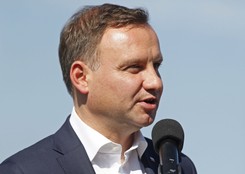 Duda złożył projekt ustawy o obniżeniu wieku emerytalnego. 'Zawarłem umowę ze spłeczeństwem'