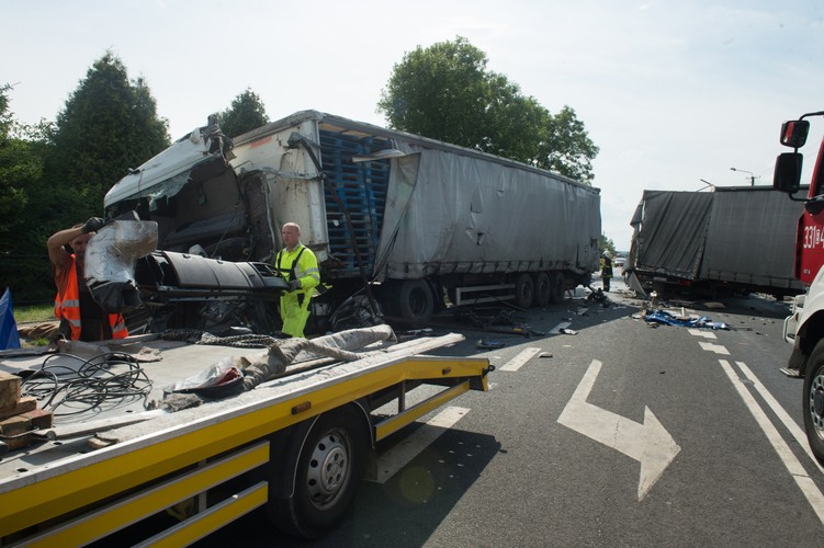Gomulin. Zderzenie tirow na krajowej ósemce