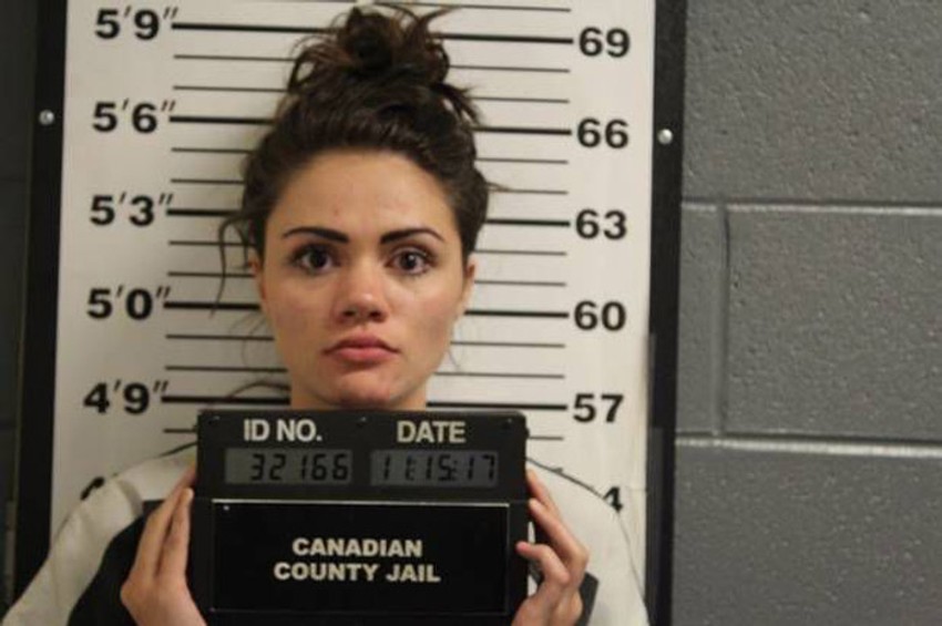 Uhapšena zbog seksualne veze sa učenikom: Hanter D (22)