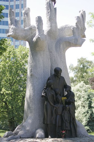 Pomnik Janusza Korczaka w Warszawie