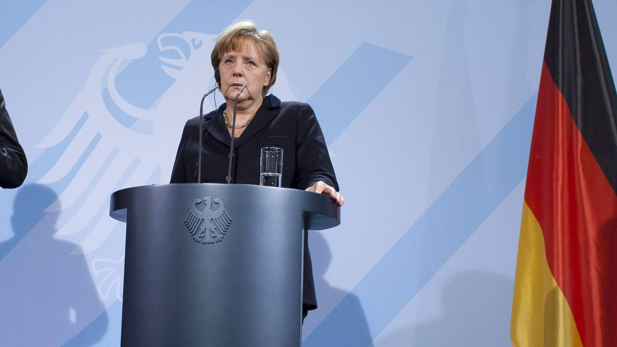 Kanclerz Niemiec Angela Merkel wyraziła opinię, że krytykowany w związku z zatajeniem prywatnego kredytu i wywieraniem nacisku na prasę niemiecki prezydent Christian Wulff odpowie również na nowe stawiane mu pytania na ten temat.