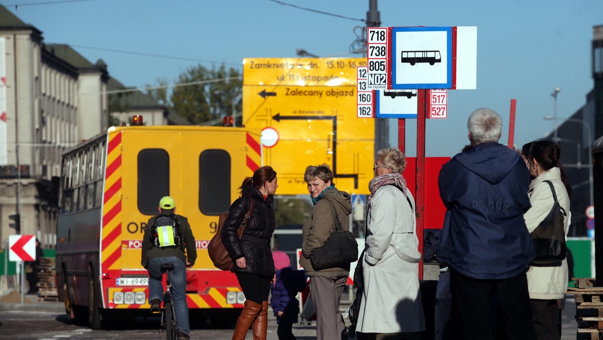  Chaos komunikacyjny na placu Wileńskim w Warszawie