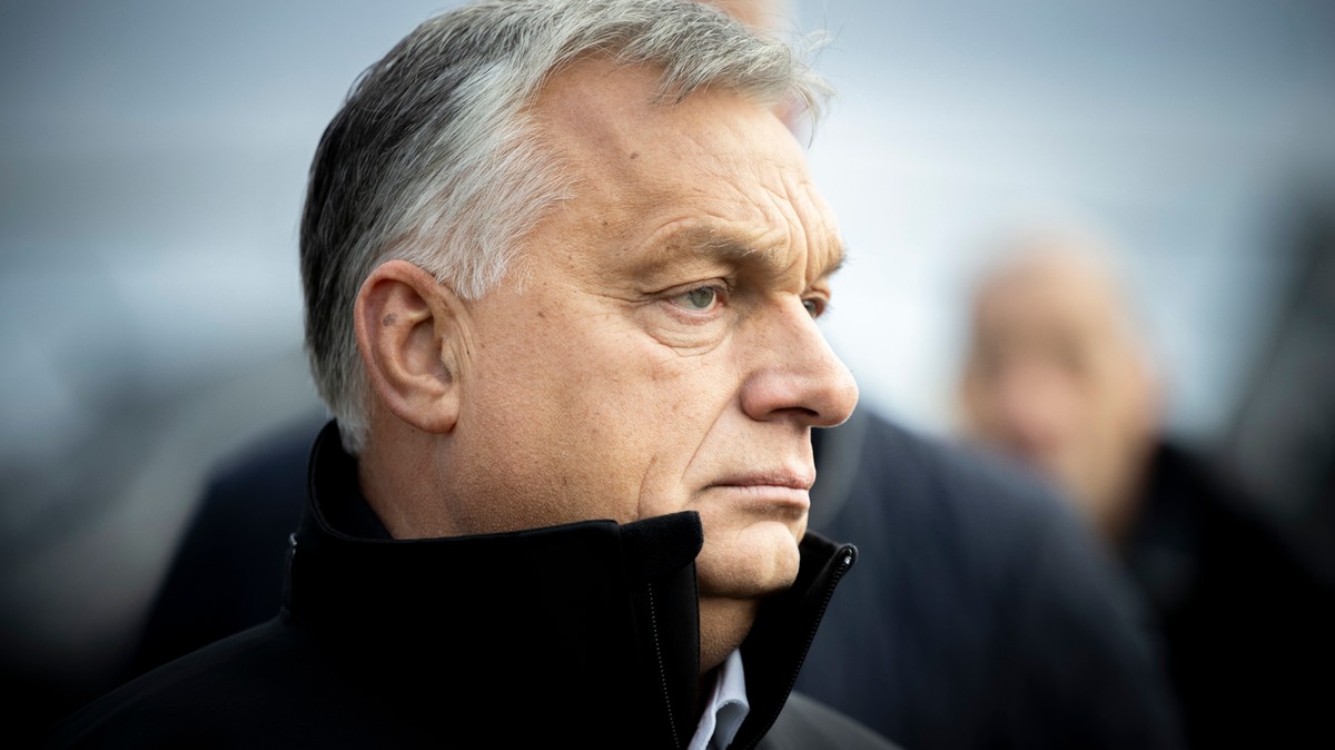 Nagyot hasít a TikTokon, ahogy Orbán Viktor és kormánya egy divat-kihívást teljesít
