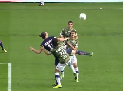 FIFA ogłosiła nominacje do bramki roku. Czy kobieta pokona van Persiego, Costę i Ibrahimovicia?