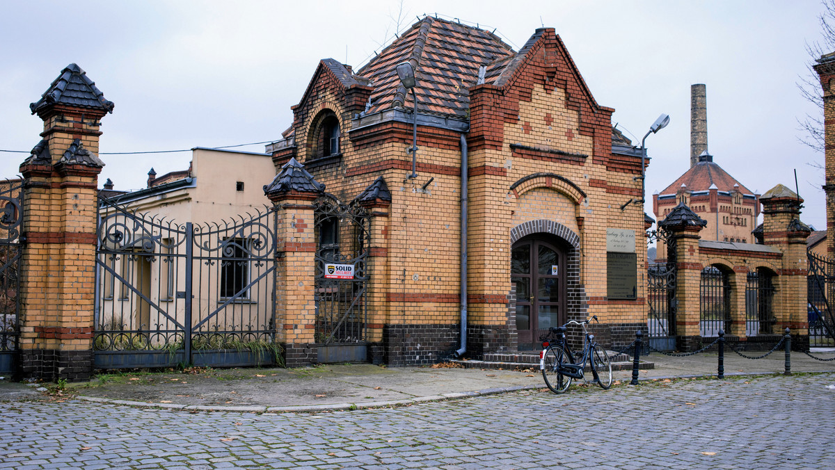 Mieszkania, miejsca do pracy i ogólnodostępna przestrzeń publiczna ma powstać na terenach poznańskiej Starej Rzeźni. Firma, która zakupiła niemal 5,5 ha powierzchni podkreśla, że rewitalizując ten teren zachowa jego postindustrialny styl dawnych zakładów.