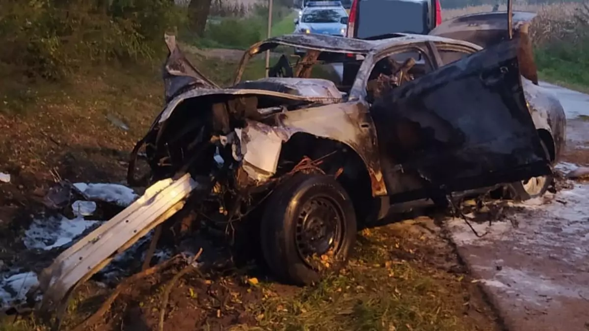 Tragedia w Romanowie – 4 nastolatków spłonęło w aucie