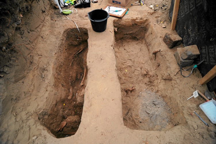 Ekshumacja ofiar komunizmu pochowanych na 'Łączce' na Powązkach