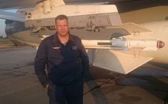 Okrzyki 'Allah Akbar' nad ciałem martwego rosyjskiego pilota. Rebelianci pokazali WIDEO