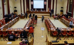 Radni PiS znaleźli sposób na zablokowanie referendum ws. poszerzenia granic Warszawy? Brak kworum