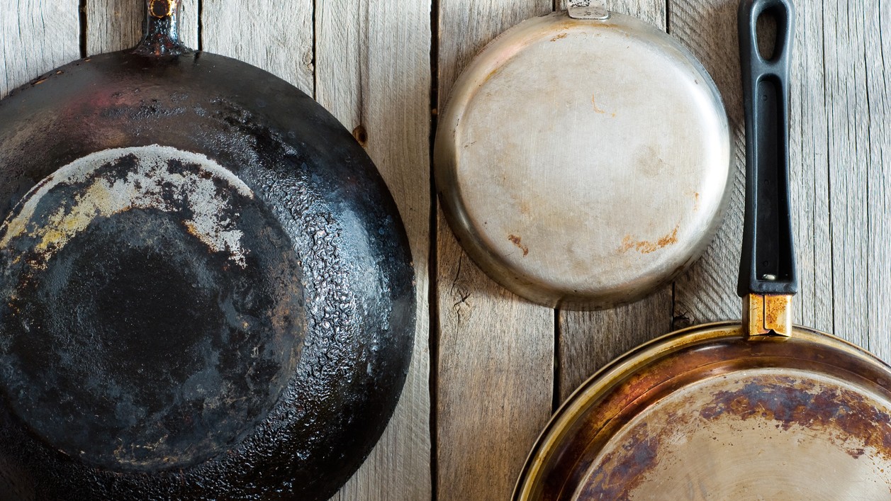 Nesprávna likvidácia panvice má následky. (Ilustračný obrázok)