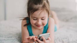 smartfon zmienia mózg twojego dziecka. naukowcy alarmują: konsekwencje