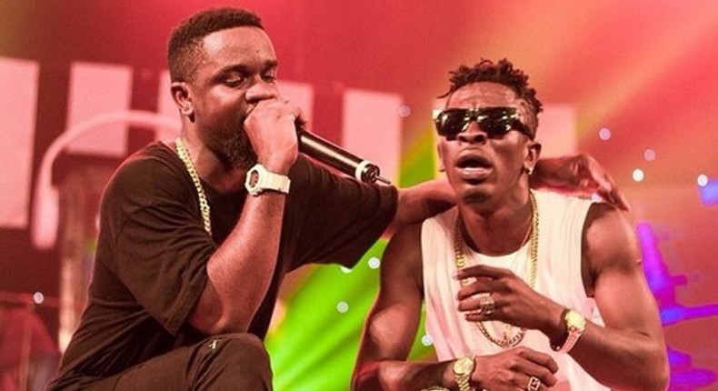 Shatta Wale and Sarkodie on stage