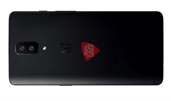 OnePlus 5 na zdjęciu