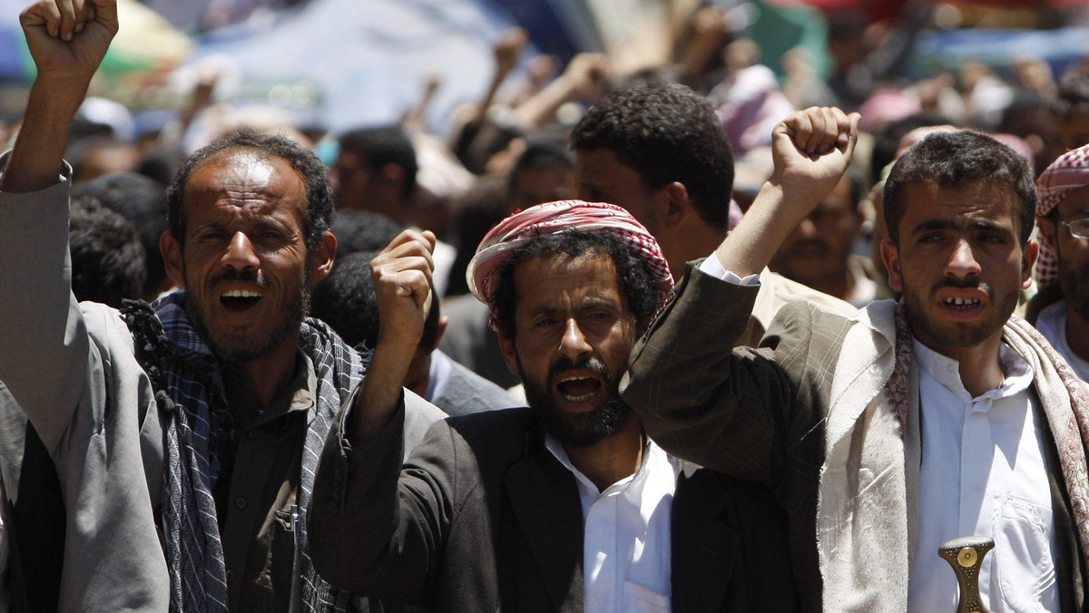 Prezydent Jemenu Ali Abd Allah Salah zgodził się dzisiaj na plan mediatorów z państw Rady Współpracy Zatoki Perskiej, przewidujący przekazanie władzy wiceprezydentowi i utworzenie nowego rządu, kierowanego przez dotychczasową opozycję.