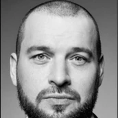 dr Piotr Arak