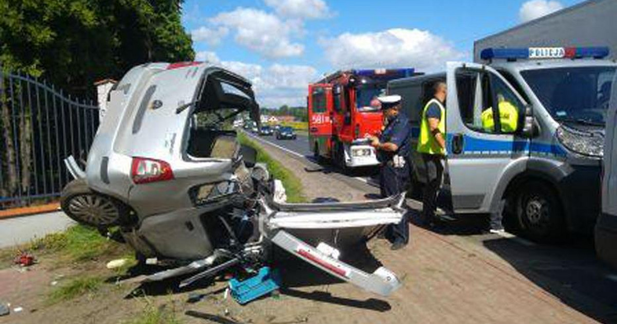 Tragiczny wypadek suzuki wagon w Rąbieniu. Nie żyje 44