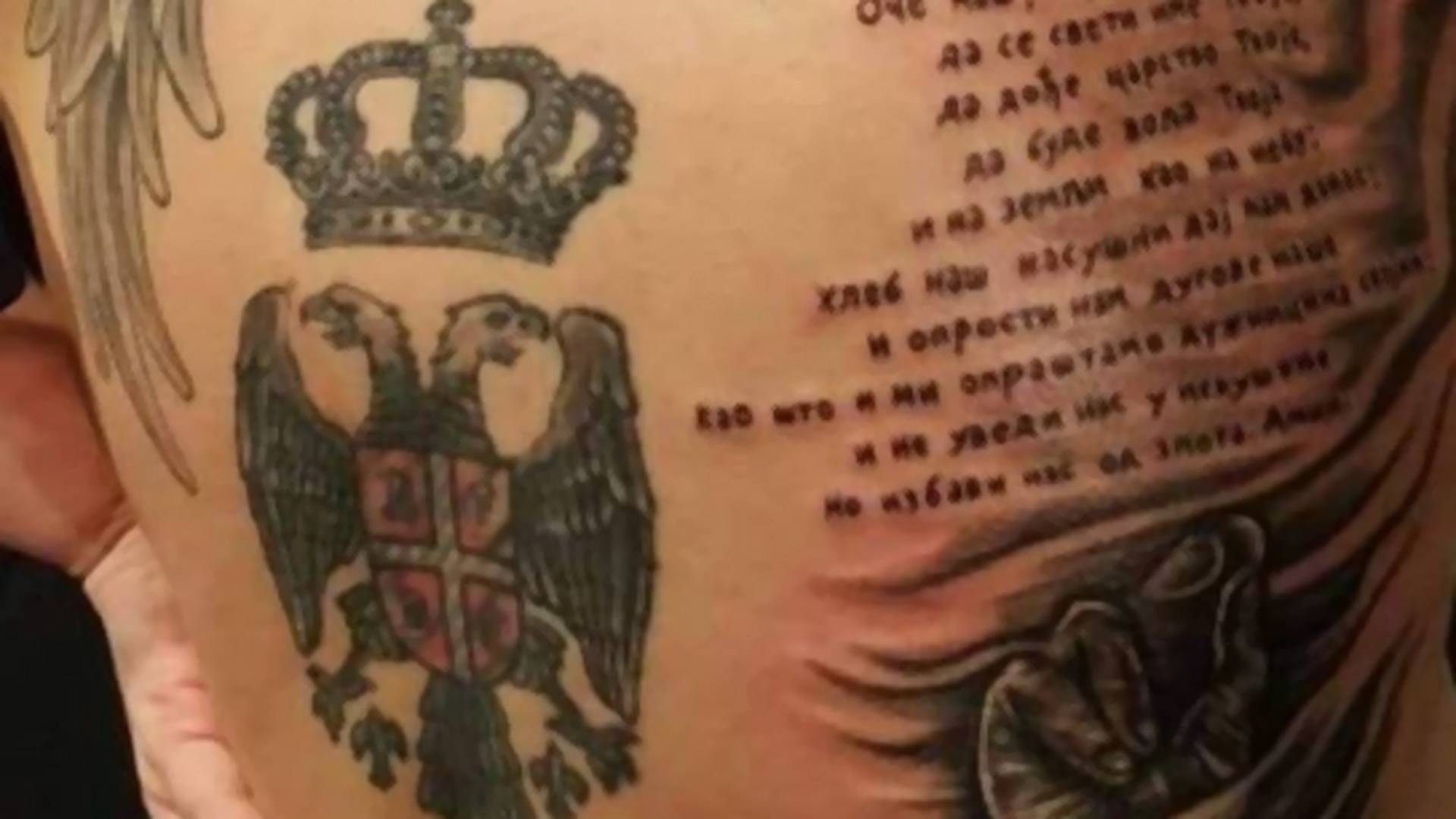 Svi pričaju o tetovaži devojke iz Srbije i imaju isti komentar - Da se prekrstiš