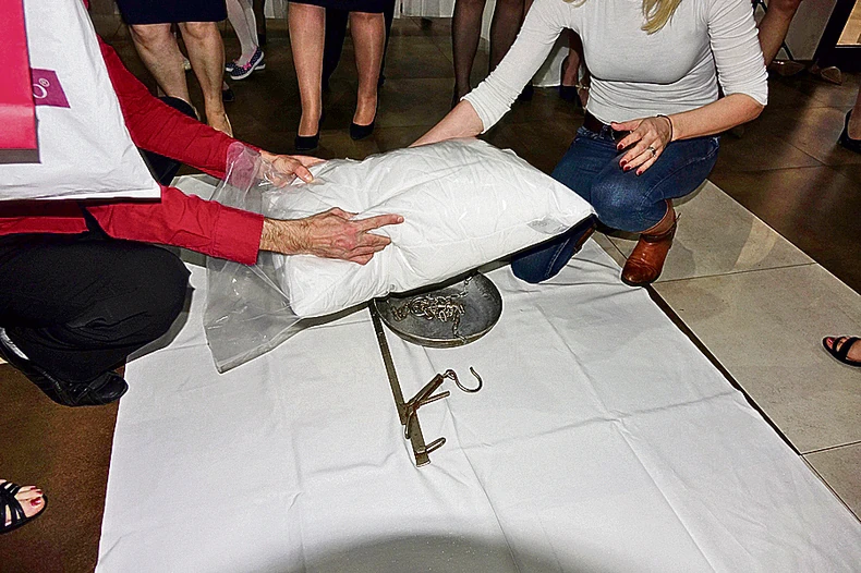 a kantar stave jastuče da bude udobno da se sedne