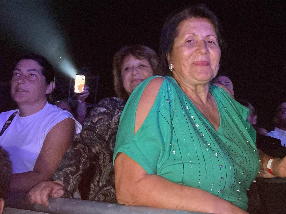 Cecini roditelji na koncertu u Nišu