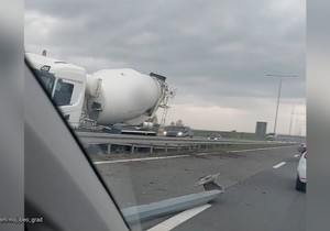 Saobraćajna nezgoda u smeru ka Bubanj potoku.jpg