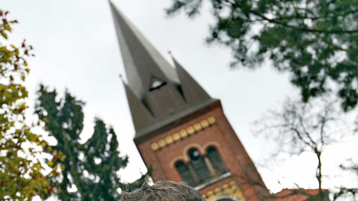 Według najnowszego sondażu ulicznego, przeprowadzonego w dniach 23-25 kwietnia 2012 przez ośrodek badań wybory.xaa.pl, wybory prezydenckie wygrałby Bronisław Komorowski (31,8 proc.). Dużym zaskoczeniem jest Janusz Palikot (22,4 proc.), który zajmuje w tym sondażu drugie miejsce i wyprzedza Jarosława Kaczyńskiego (16,9 proc.).