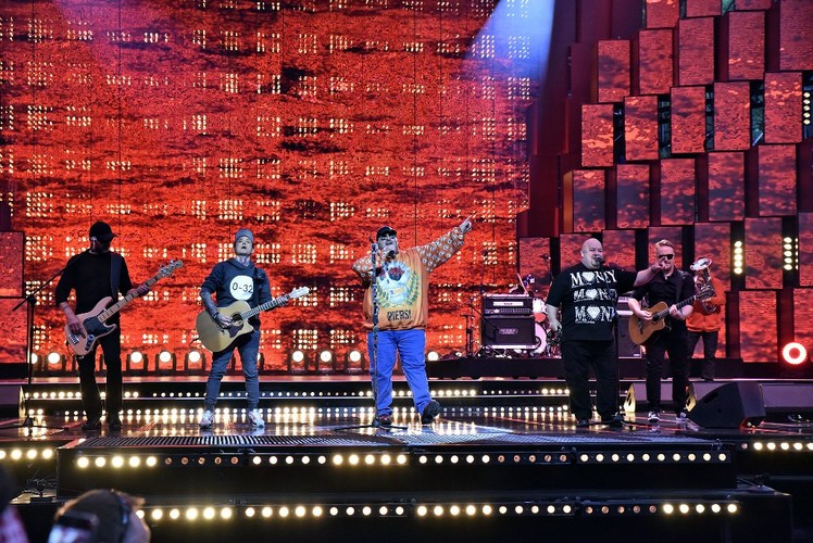 Piersi na Polsat SuperHit Festiwal