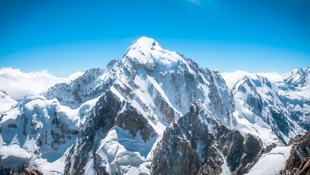 Chiny. Z powodu pandemii rząd odwołał sezon wspinaczkowy na Mount Everest