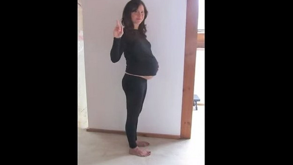 Niejedna mama fotografuje się w ciąży. Ta kobieta postanowiła pójść o krok dalej. Przez dziewięć miesięcy, każdego dnia robiła zdjęcia swojego brzucha.