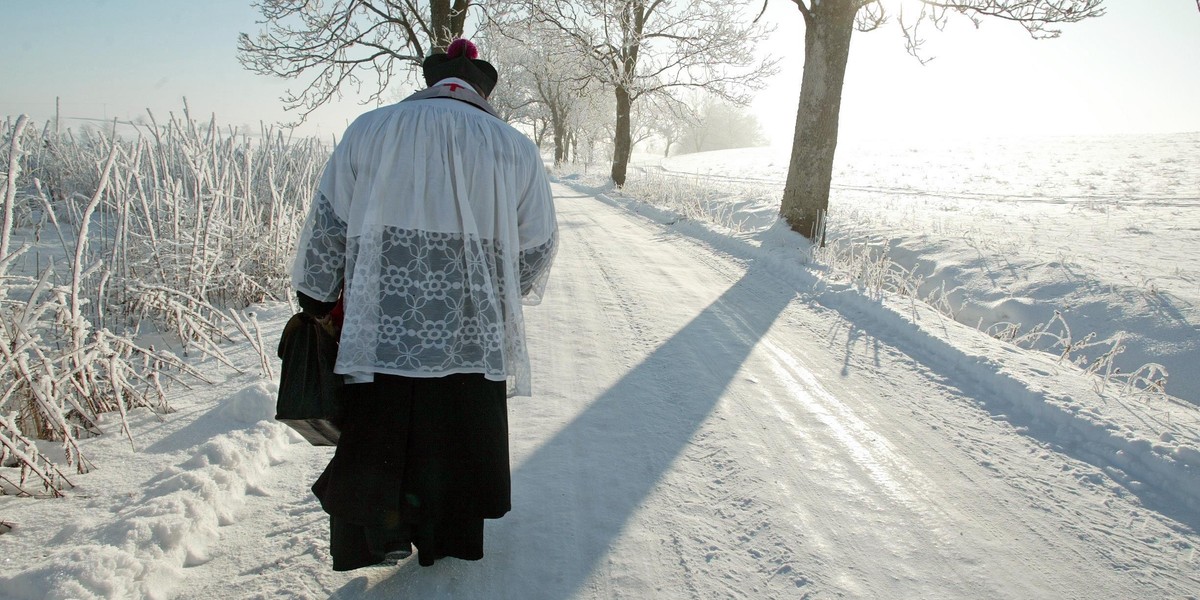 Tyle księża zarabiają na kolędzie