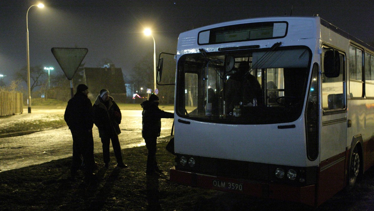 Blisko połowa autobusów miejskich jest w złym stanie technicznym. Takie wnioski płyną z kontroli, przeprowadzonej dziś w MPK w Ostrowcu Świętokrzyskiem przez Inspekcję Transportu Drogowego - informuje Radio Kielce.