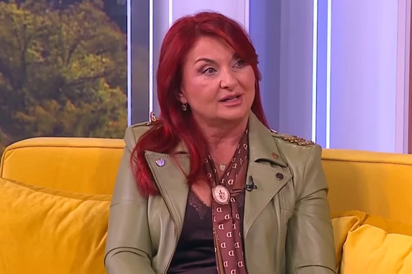 "NEMA POTREBE UZIMATI KOLAGEN, ne bacajte pare": Doktorka Bašić tvrdi da "čudotvorni suplement" NE RADI NIŠTA, a da pomoć za zglobove možemo naći u JELU NAŠIH BAKA 